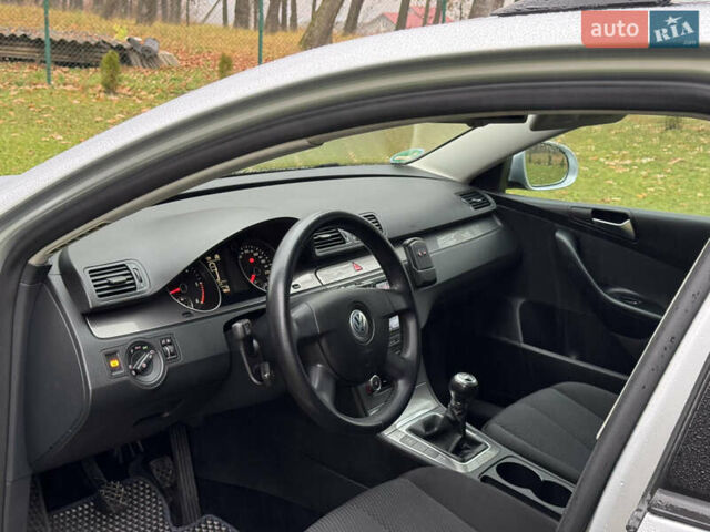 Серый Фольксваген Пассат, объемом двигателя 1.6 л и пробегом 286 тыс. км за 7250 $, фото 12 на Automoto.ua