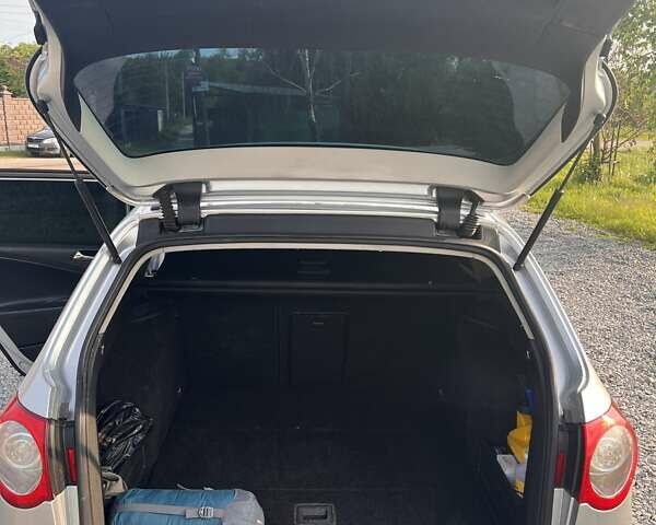 Сірий Фольксваген Пассат, об'ємом двигуна 1.97 л та пробігом 329 тис. км за 8000 $, фото 19 на Automoto.ua