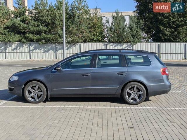 Сірий Фольксваген Пассат, об'ємом двигуна 1.6 л та пробігом 235 тис. км за 5900 $, фото 9 на Automoto.ua