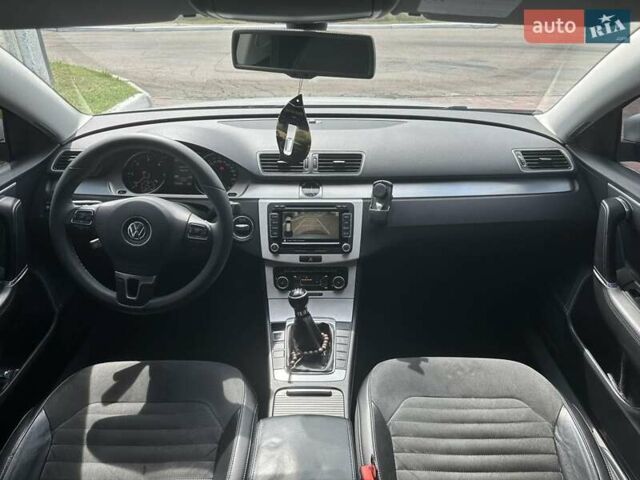 Фольксваген Пассат 2010 в Коростене на Automoto.ua Серый Фольксваген Пассат, объемом двигателя 1.97 л и пробегом 320 тыс. км за 9700 $, фото 2 на Automoto.ua