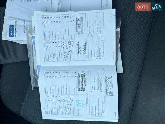 Сірий Фольксваген Пассат, об'ємом двигуна 1.6 л та пробігом 286 тис. км за 9000 $, фото 21 на Automoto.ua
