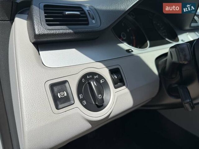 Серый Фольксваген Пассат, объемом двигателя 1.4 л и пробегом 200 тыс. км за 6500 $, фото 4 на Automoto.ua