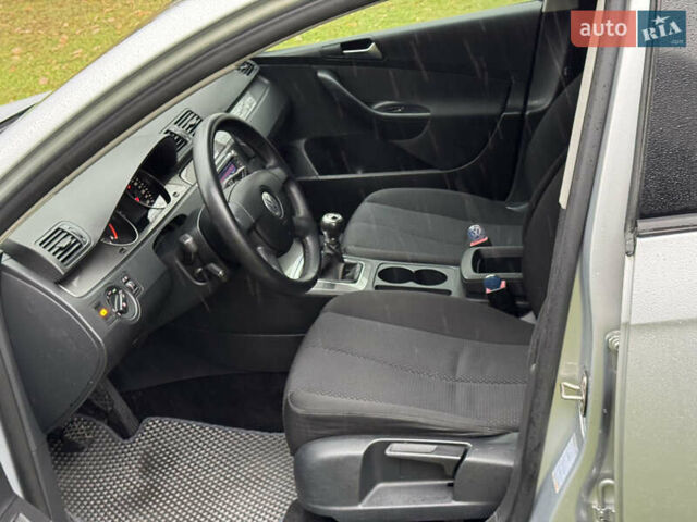 Серый Фольксваген Пассат, объемом двигателя 1.6 л и пробегом 286 тыс. км за 7250 $, фото 13 на Automoto.ua