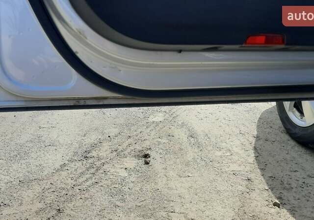 Серый Фольксваген Пассат, объемом двигателя 1.97 л и пробегом 208 тыс. км за 8200 $, фото 10 на Automoto.ua