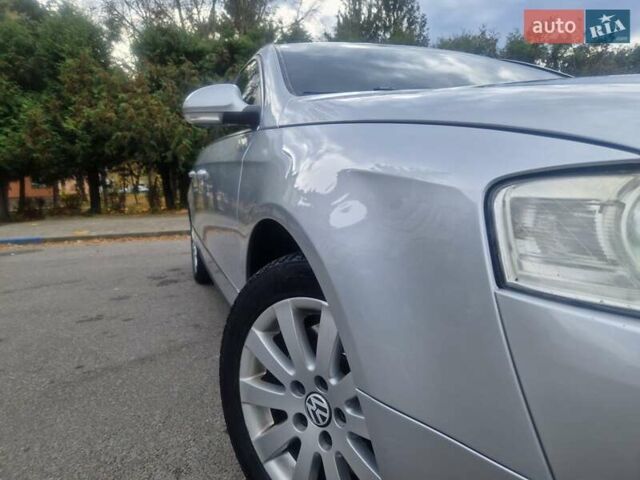 Серый Фольксваген Пассат, объемом двигателя 1.6 л и пробегом 290 тыс. км за 6800 $, фото 9 на Automoto.ua