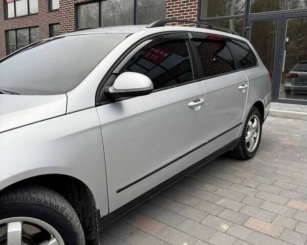 Серый Фольксваген Пассат, объемом двигателя 1.6 л и пробегом 350 тыс. км за 6200 $, фото 9 на Automoto.ua