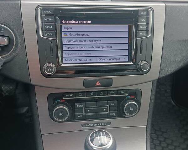 Серый Фольксваген Пассат, объемом двигателя 1.97 л и пробегом 250 тыс. км за 9200 $, фото 30 на Automoto.ua