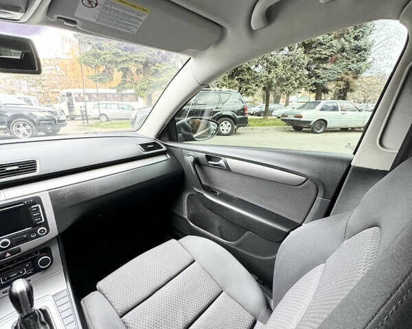 Серый Фольксваген Пассат, объемом двигателя 1.97 л и пробегом 303 тыс. км за 9599 $, фото 31 на Automoto.ua