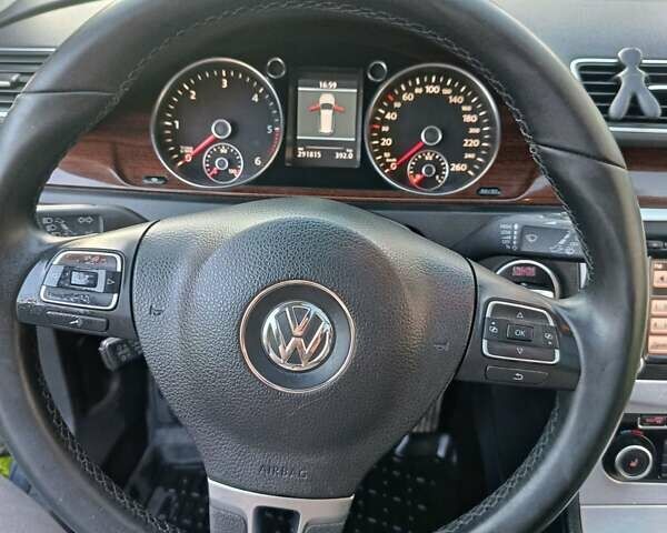 Серый Фольксваген Пассат, объемом двигателя 1.97 л и пробегом 290 тыс. км за 12000 $, фото 20 на Automoto.ua