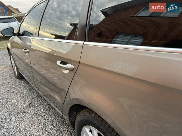 Сірий Фольксваген Пассат, об'ємом двигуна 1.6 л та пробігом 307 тис. км за 8800 $, фото 8 на Automoto.ua