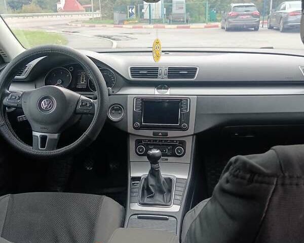 Серый Фольксваген Пассат, объемом двигателя 1.97 л и пробегом 250 тыс. км за 9800 $, фото 44 на Automoto.ua