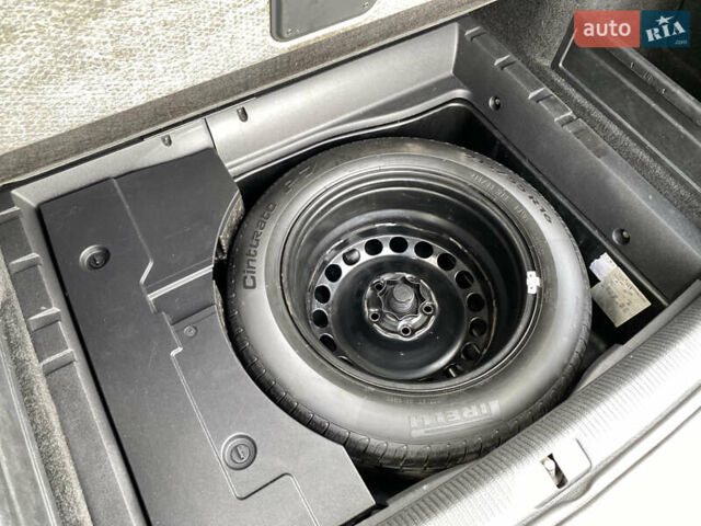 Серый Фольксваген Пассат, объемом двигателя 1.6 л и пробегом 285 тыс. км за 8200 $, фото 62 на Automoto.ua