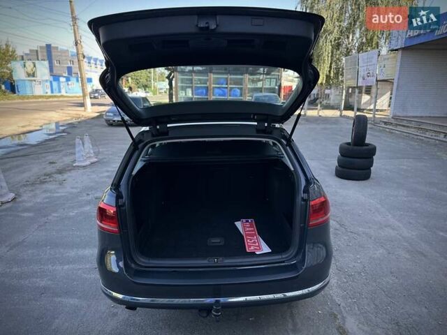 Серый Фольксваген Пассат, объемом двигателя 1.6 л и пробегом 229 тыс. км за 12500 $, фото 47 на Automoto.ua