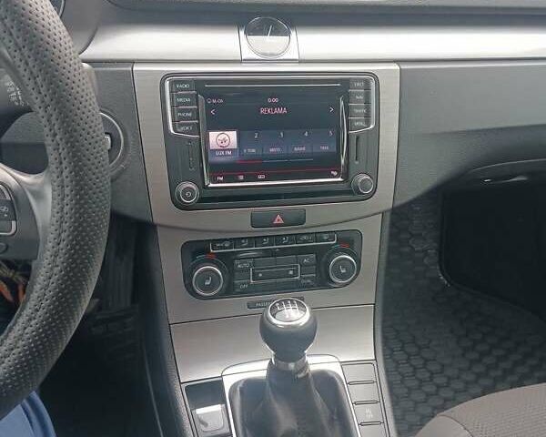 Серый Фольксваген Пассат, объемом двигателя 1.97 л и пробегом 250 тыс. км за 9200 $, фото 27 на Automoto.ua