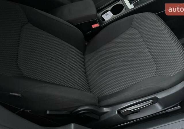 Сірий Фольксваген Пассат, об'ємом двигуна 1.6 л та пробігом 260 тис. км за 9250 $, фото 27 на Automoto.ua