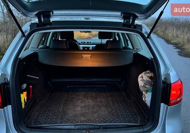 Серый Фольксваген Пассат, объемом двигателя 1.97 л и пробегом 260 тыс. км за 10500 $, фото 9 на Automoto.ua