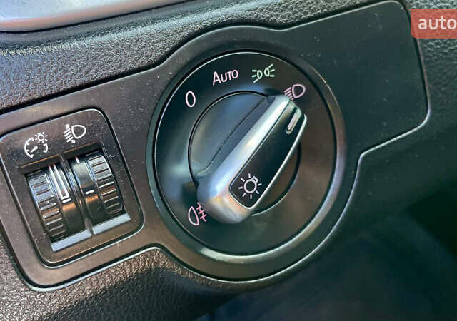 Серый Фольксваген Пассат, объемом двигателя 1.6 л и пробегом 370 тыс. км за 8500 $, фото 14 на Automoto.ua