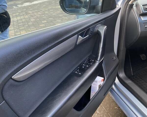 Сірий Фольксваген Пассат, об'ємом двигуна 1.6 л та пробігом 221 тис. км за 8950 $, фото 7 на Automoto.ua