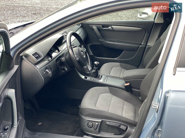 Серый Фольксваген Пассат, объемом двигателя 1.6 л и пробегом 285 тыс. км за 8200 $, фото 30 на Automoto.ua