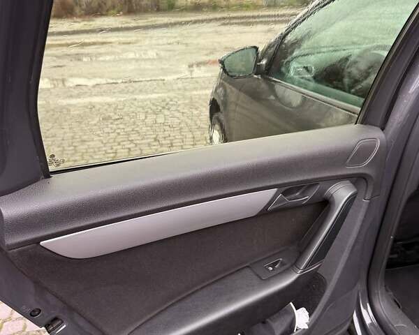 Серый Фольксваген Пассат, объемом двигателя 1.6 л и пробегом 493 тыс. км за 7999 $, фото 31 на Automoto.ua