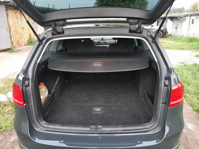 Сірий Фольксваген Пассат, об'ємом двигуна 2 л та пробігом 315 тис. км за 9600 $, фото 6 на Automoto.ua