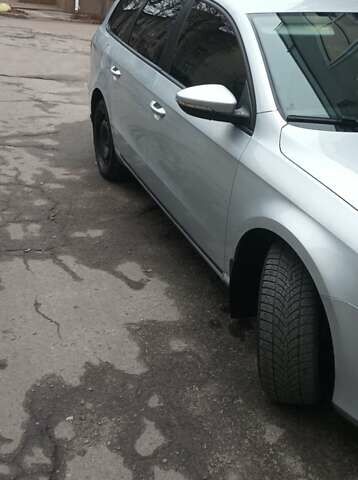 Серый Фольксваген Пассат, объемом двигателя 1.6 л и пробегом 207 тыс. км за 8500 $, фото 3 на Automoto.ua