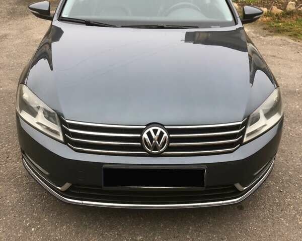 Серый Фольксваген Пассат, объемом двигателя 1.6 л и пробегом 275 тыс. км за 9100 $, фото 23 на Automoto.ua