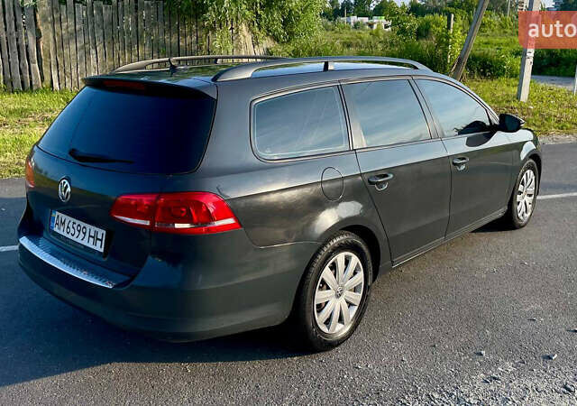 Серый Фольксваген Пассат, объемом двигателя 1.6 л и пробегом 370 тыс. км за 8500 $, фото 5 на Automoto.ua