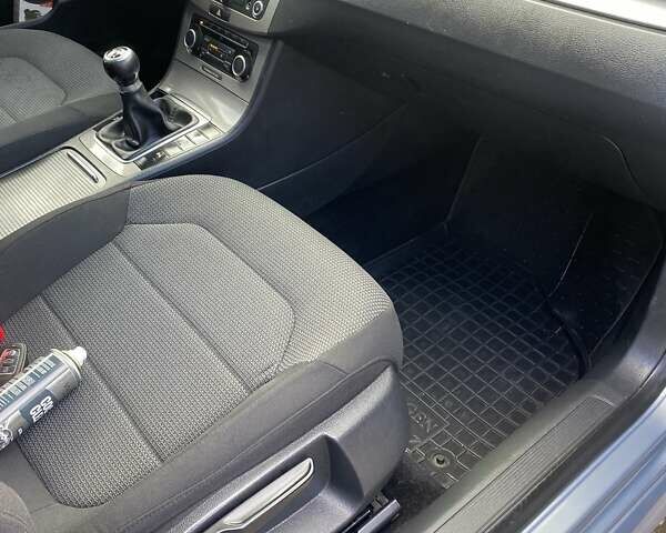 Сірий Фольксваген Пассат, об'ємом двигуна 1.6 л та пробігом 221 тис. км за 8950 $, фото 11 на Automoto.ua