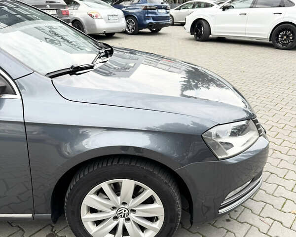 Серый Фольксваген Пассат, объемом двигателя 1.97 л и пробегом 303 тыс. км за 9599 $, фото 8 на Automoto.ua