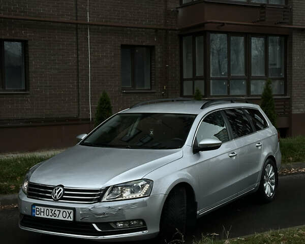 Серый Фольксваген Пассат, объемом двигателя 1.6 л и пробегом 280 тыс. км за 7500 $, фото 2 на Automoto.ua