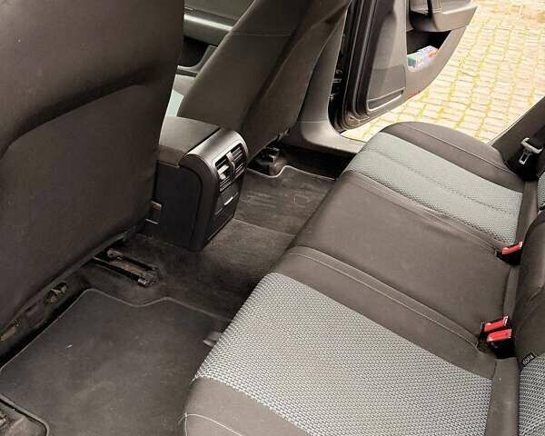 Серый Фольксваген Пассат, объемом двигателя 1.6 л и пробегом 493 тыс. км за 7999 $, фото 28 на Automoto.ua