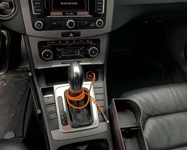 Сірий Фольксваген Пассат, об'ємом двигуна 2 л та пробігом 340 тис. км за 10900 $, фото 19 на Automoto.ua