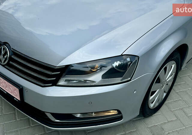 Серый Фольксваген Пассат, объемом двигателя 1.6 л и пробегом 230 тыс. км за 9000 $, фото 5 на Automoto.ua