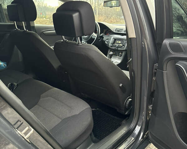 Серый Фольксваген Пассат, объемом двигателя 1.97 л и пробегом 337 тыс. км за 9900 $, фото 16 на Automoto.ua