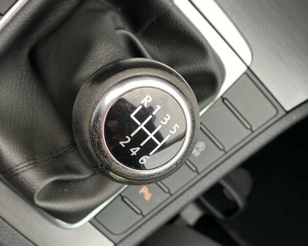 Серый Фольксваген Пассат, объемом двигателя 1.6 л и пробегом 285 тыс. км за 8200 $, фото 40 на Automoto.ua