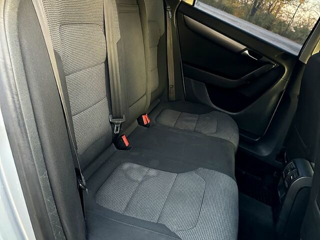 Серый Фольксваген Пассат, объемом двигателя 1.6 л и пробегом 276 тыс. км за 7000 $, фото 11 на Automoto.ua