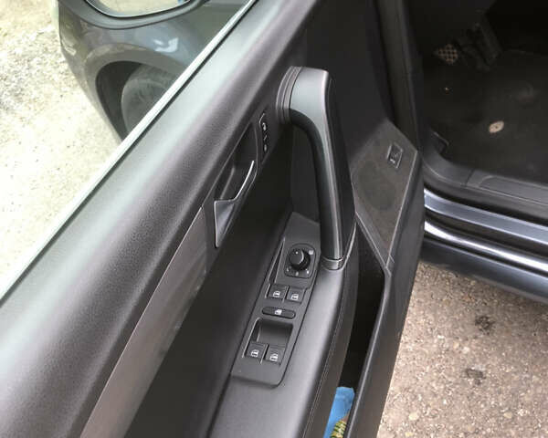 Серый Фольксваген Пассат, объемом двигателя 1.6 л и пробегом 275 тыс. км за 9100 $, фото 13 на Automoto.ua