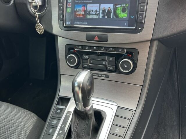 Серый Фольксваген Пассат, объемом двигателя 2 л и пробегом 270 тыс. км за 10300 $, фото 5 на Automoto.ua