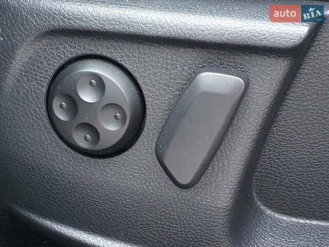 Серый Фольксваген Пассат, объемом двигателя 2 л и пробегом 243 тыс. км за 12800 $, фото 22 на Automoto.ua