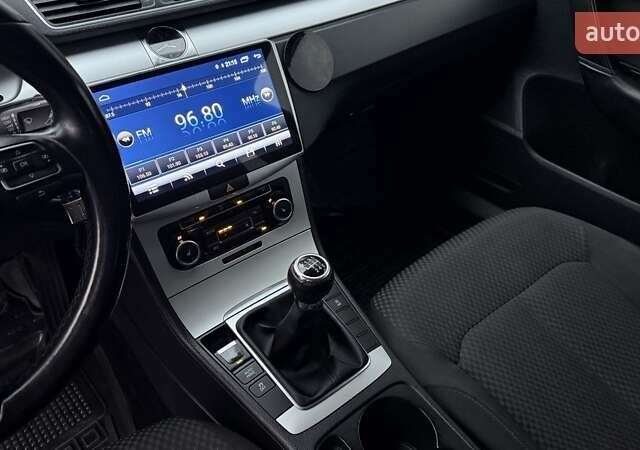 Сірий Фольксваген Пассат, об'ємом двигуна 1.6 л та пробігом 260 тис. км за 9250 $, фото 24 на Automoto.ua