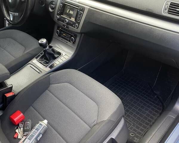 Сірий Фольксваген Пассат, об'ємом двигуна 1.6 л та пробігом 221 тис. км за 8950 $, фото 14 на Automoto.ua