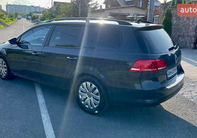 Серый Фольксваген Пассат, объемом двигателя 1.6 л и пробегом 370 тыс. км за 8500 $, фото 3 на Automoto.ua