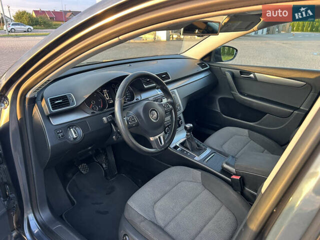 Сірий Фольксваген Пассат, об'ємом двигуна 1.6 л та пробігом 279 тис. км за 8900 $, фото 5 на Automoto.ua