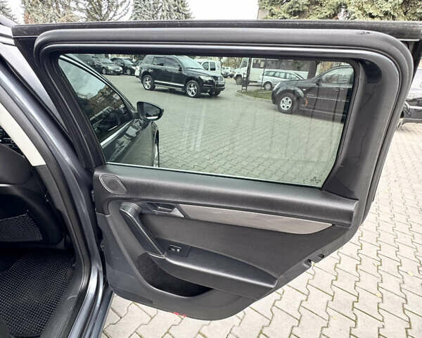 Серый Фольксваген Пассат, объемом двигателя 1.97 л и пробегом 303 тыс. км за 9599 $, фото 24 на Automoto.ua