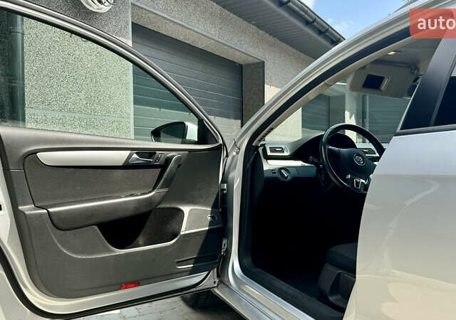 Серый Фольксваген Пассат, объемом двигателя 1.6 л и пробегом 230 тыс. км за 9000 $, фото 29 на Automoto.ua