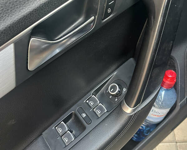 Серый Фольксваген Пассат, объемом двигателя 1.97 л и пробегом 331 тыс. км за 8200 $, фото 9 на Automoto.ua