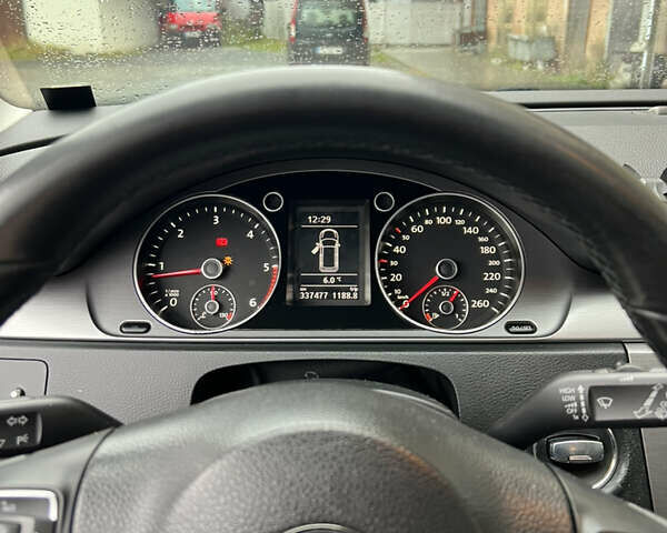 Серый Фольксваген Пассат, объемом двигателя 1.6 л и пробегом 337 тыс. км за 9500 $, фото 9 на Automoto.ua