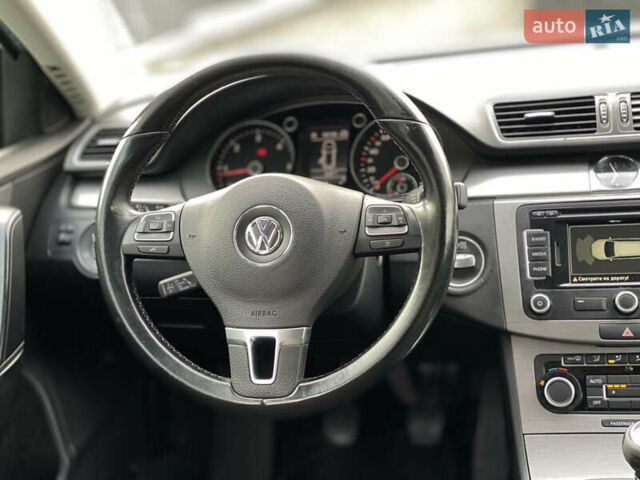 Серый Фольксваген Пассат, объемом двигателя 1.6 л и пробегом 285 тыс. км за 8200 $, фото 49 на Automoto.ua