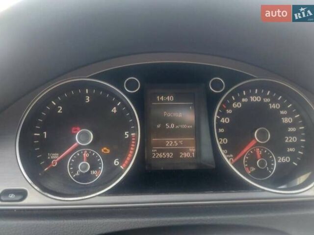 Серый Фольксваген Пассат, объемом двигателя 1.6 л и пробегом 227 тыс. км за 7500 $, фото 5 на Automoto.ua